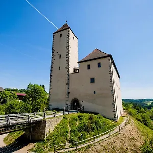  Hostel Jugendherberge Burg
